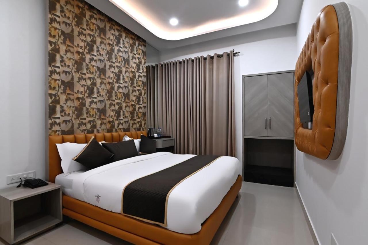 Hotel Golden Stay Amritsar Exteriör bild