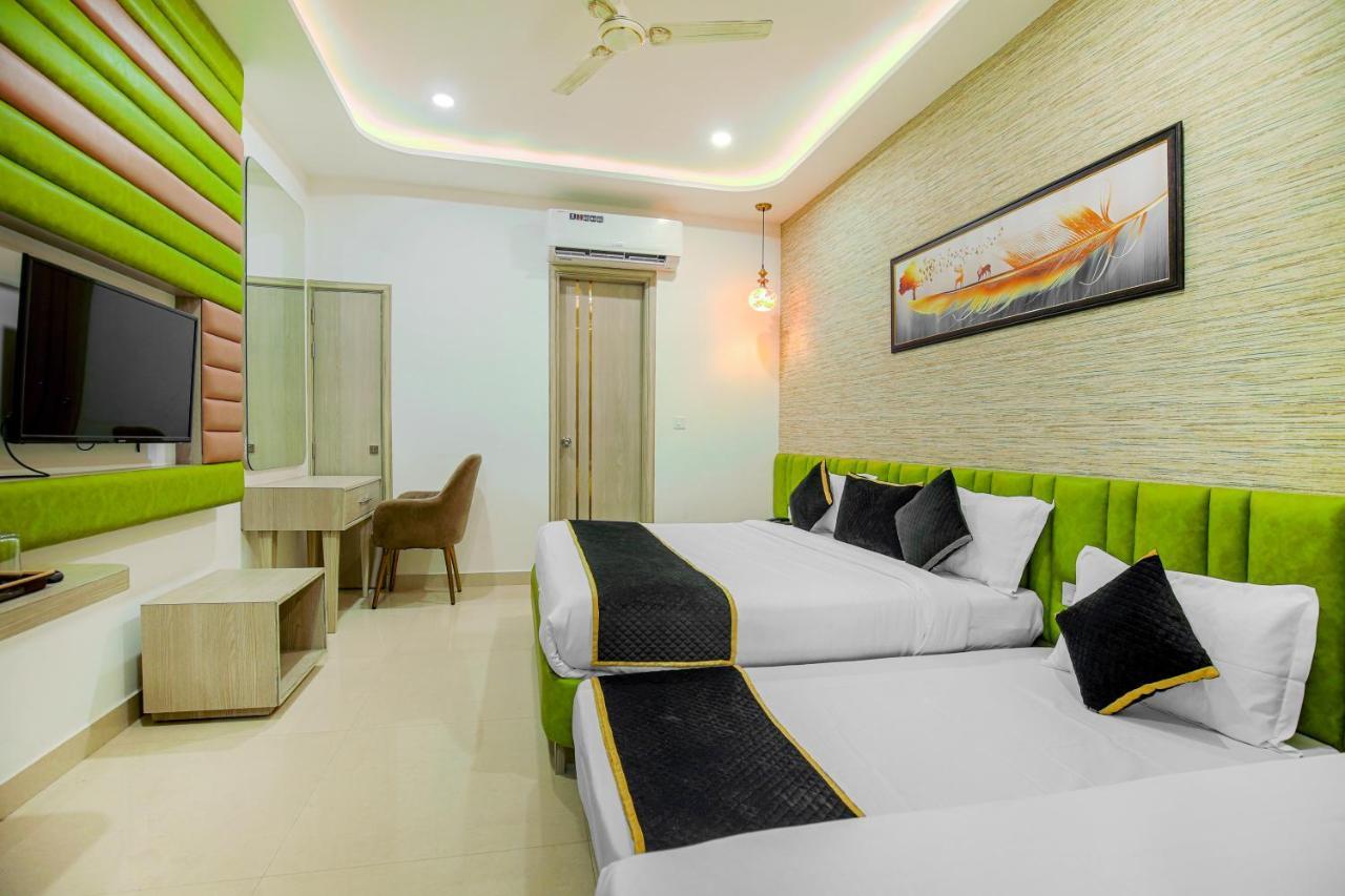 Hotel Golden Stay Amritsar Exteriör bild