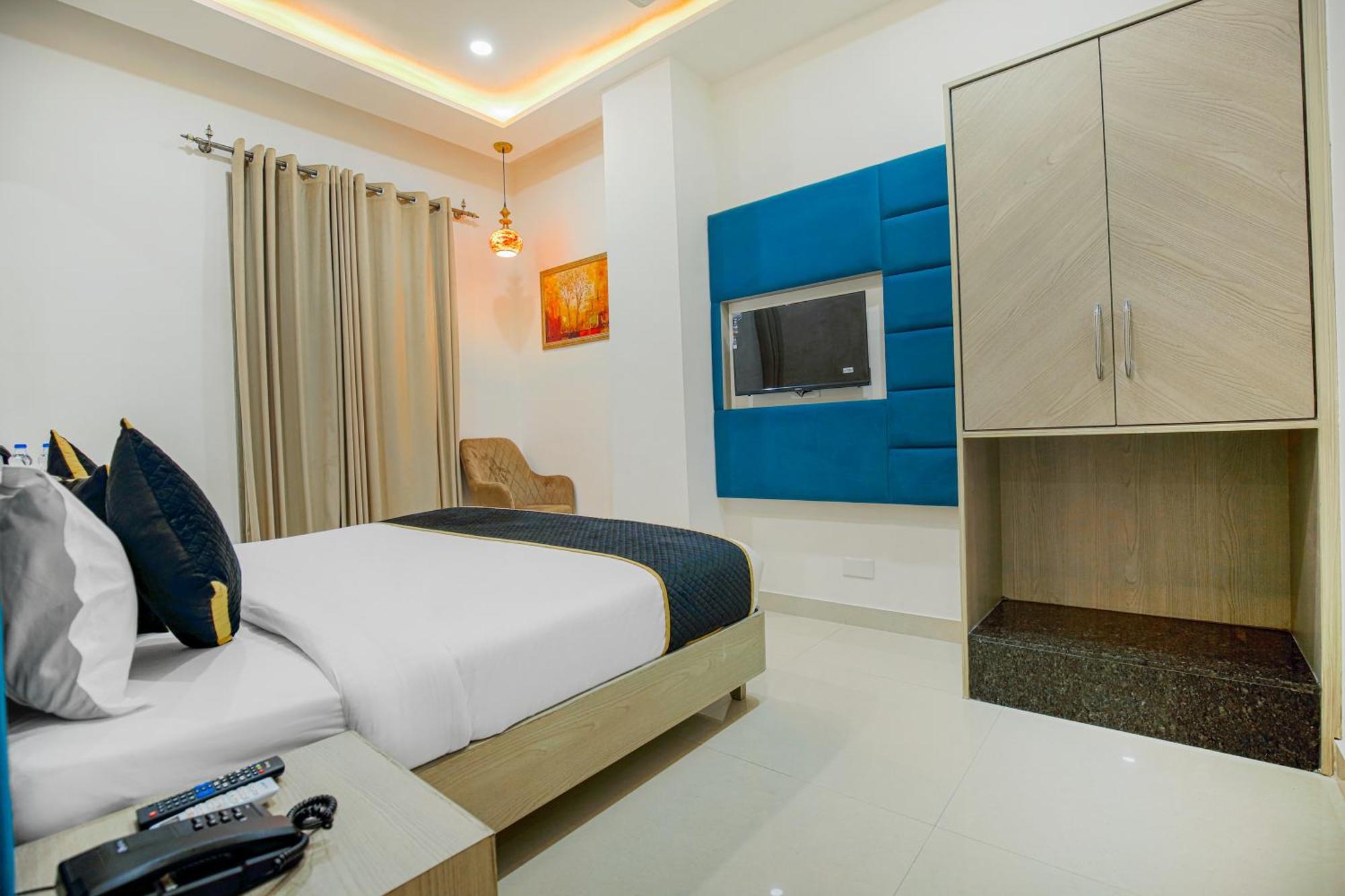 Hotel Golden Stay Amritsar Exteriör bild