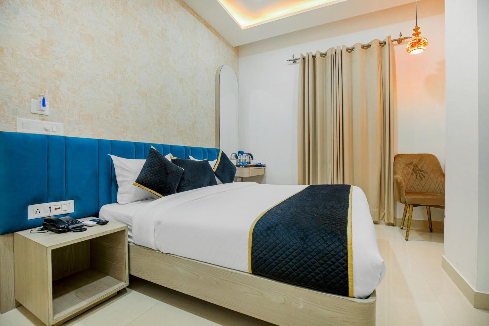 Hotel Golden Stay Amritsar Exteriör bild