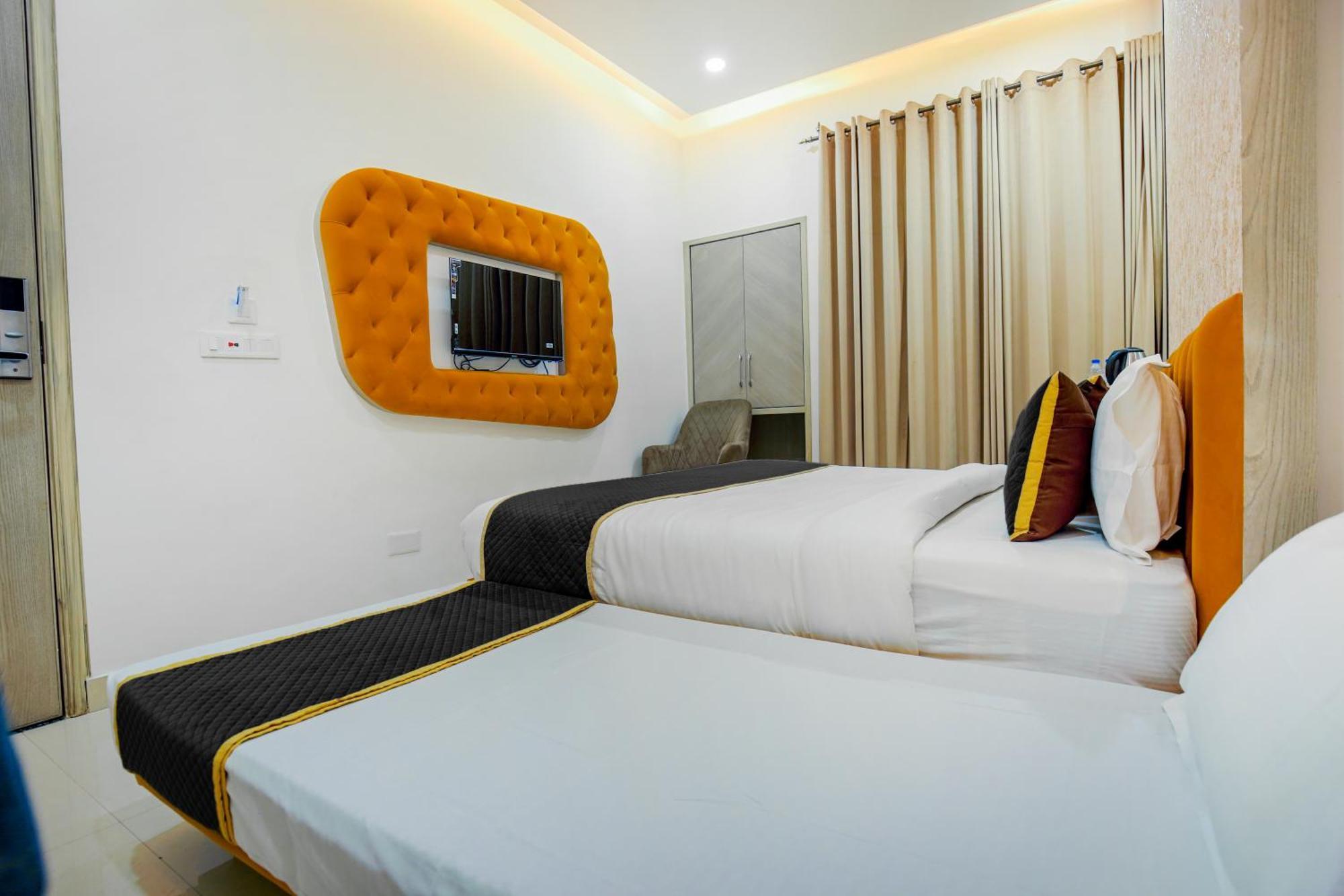 Hotel Golden Stay Amritsar Exteriör bild