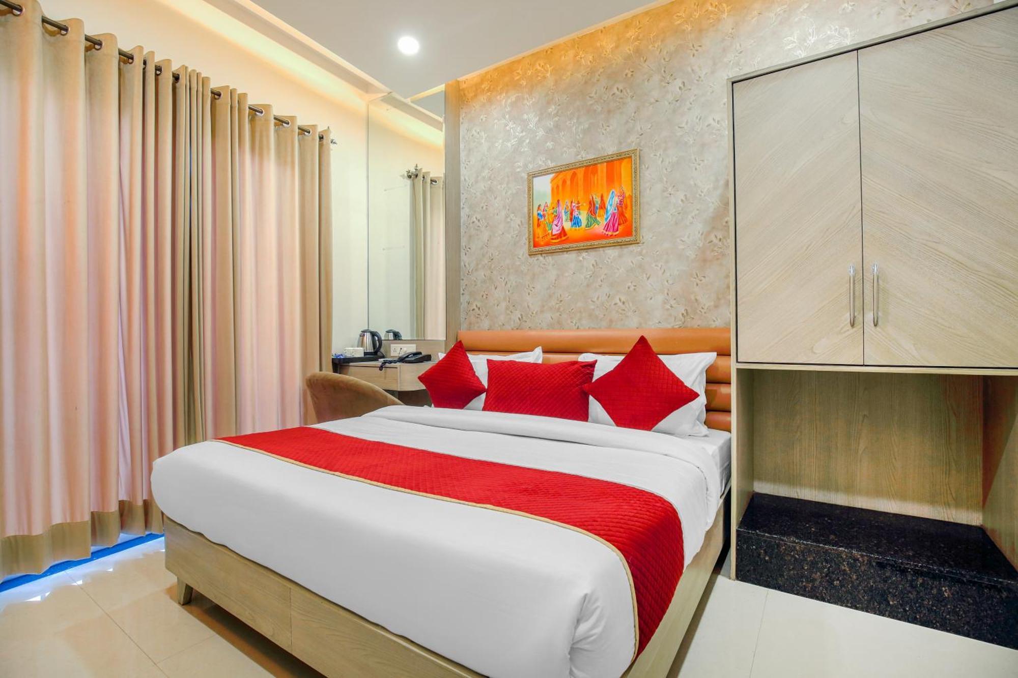 Hotel Golden Stay Amritsar Exteriör bild